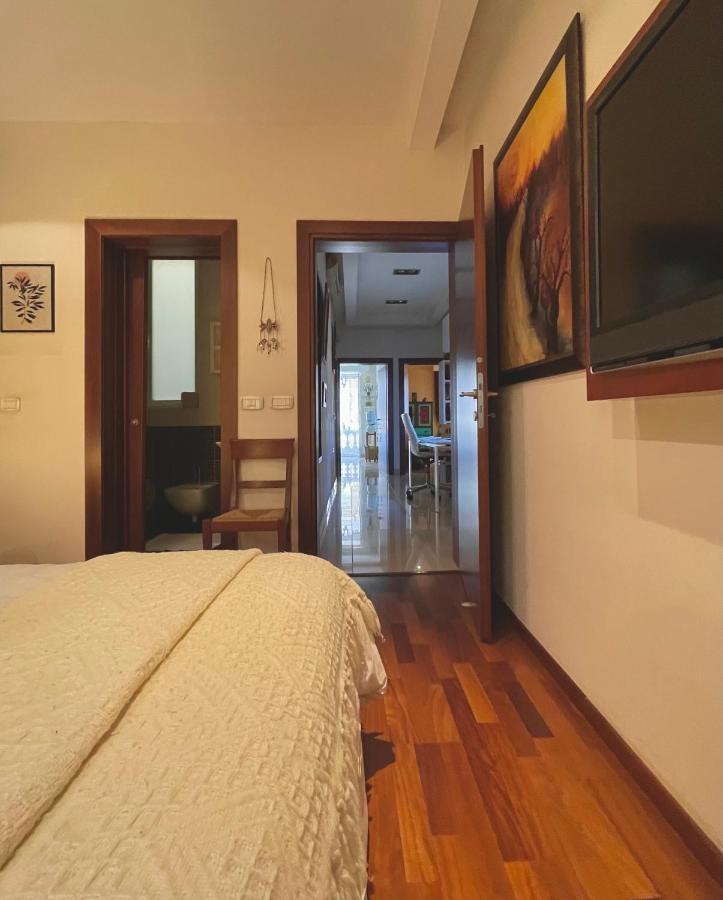 Collection - Merchant Str With Large Yard * Valletta