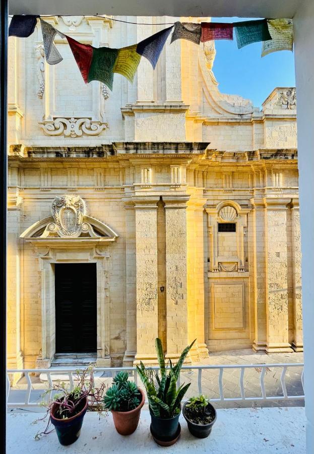 Collection - Merchant Str With Large Yard Apartment Valletta