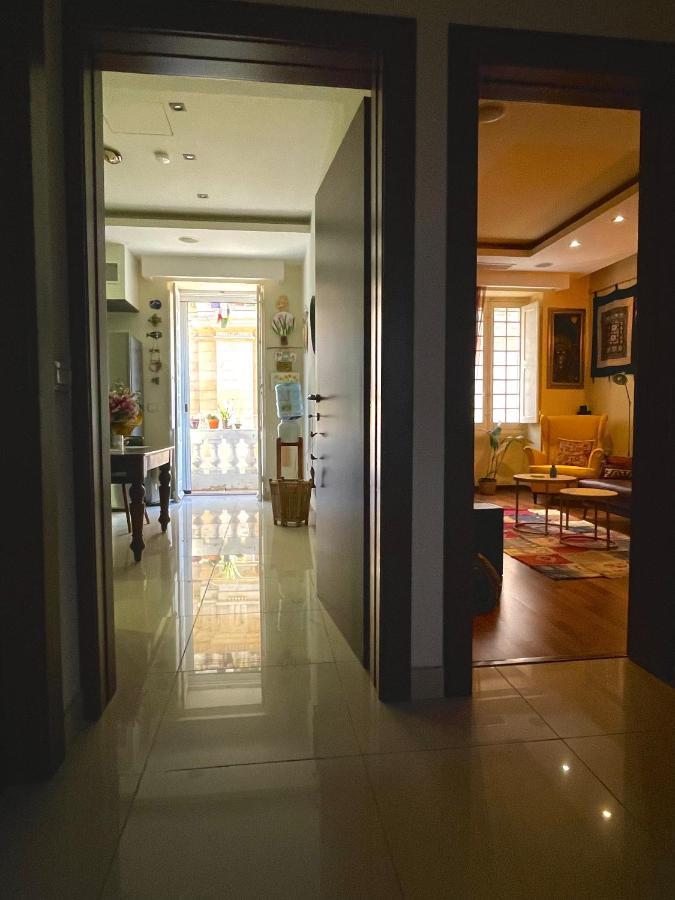 Collection - Merchant Str With Large Yard * Valletta